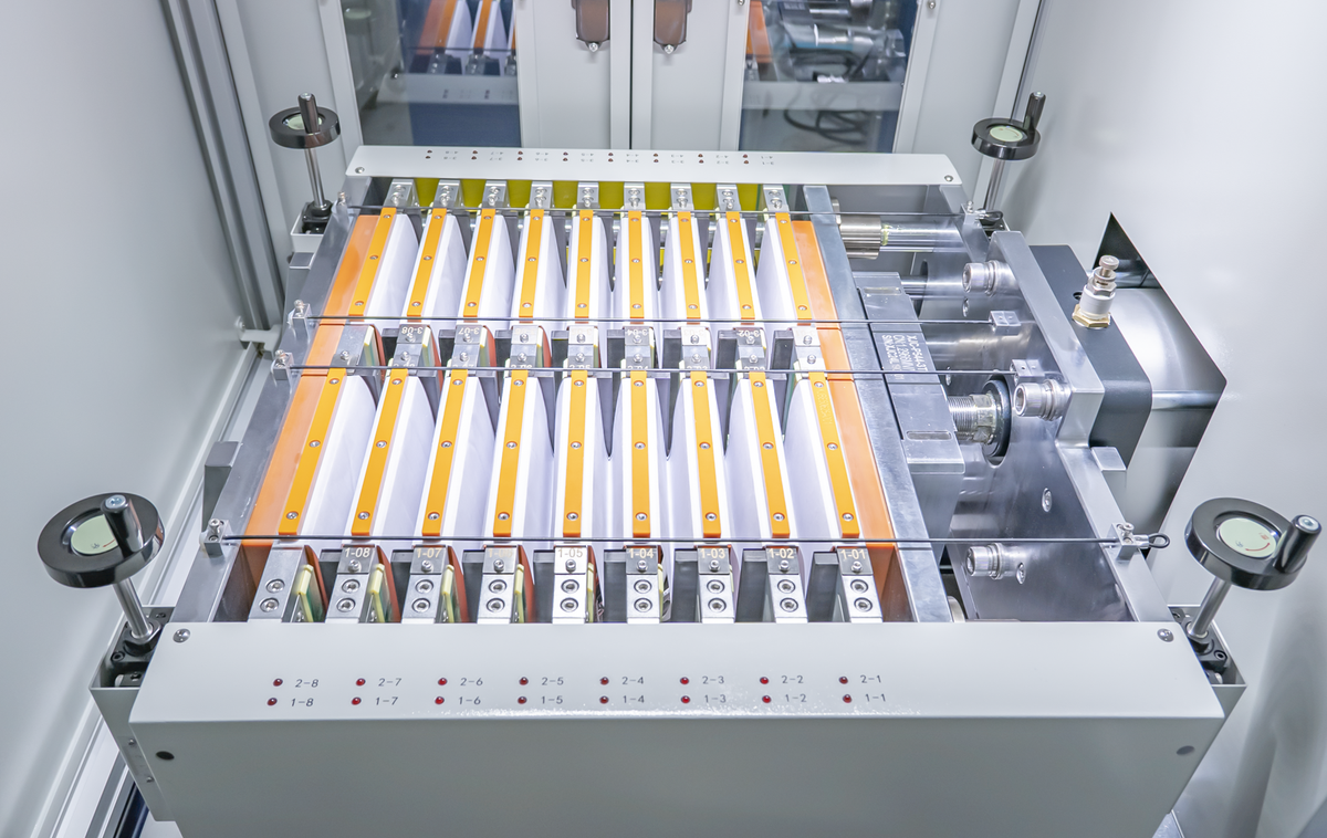 Compact 32-channel Hot Press Machine (Max. 120*80 mm, Single-Side Tabs) for Pouch Cell SEI Formation - MSK-131-HS32